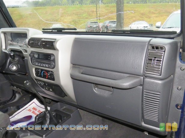 2006 Jeep Wrangler Unlimited 4x4 4.0 Liter OHV 12V Inline 6 Cylinder 6 Speed Manual