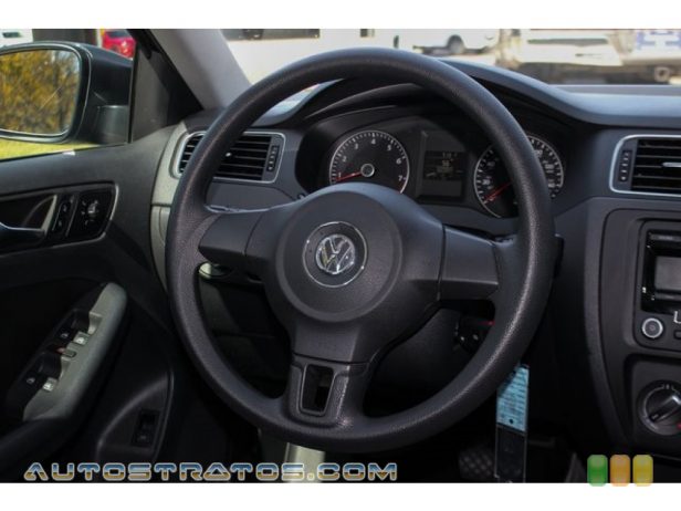 2012 Volkswagen Jetta SE Sedan 2.5 Liter DOHC 20-Valve 5 Cylinder 6 Speed Tiptronic Automatic