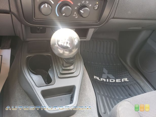 2007 Mitsubishi Raider LS Extended Cab 3.7 Liter SOHC 12 Valve V6 6 Speed Manual