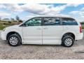 2010 Chrysler Town & Country LX Photo 17