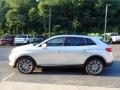 2017 Lincoln MKX Reserve AWD Photo 6