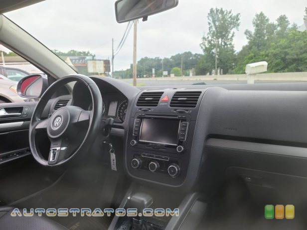 2010 Volkswagen Jetta SE Sedan 2.5 Liter DOHC 20-Valve 5 Cylinder 6 Speed Tiptronic Automatic