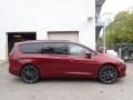 2020 Chrysler Pacifica Touring L Photo 4