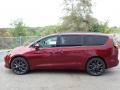 2020 Chrysler Pacifica Touring L Photo 9