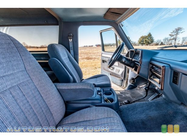 1989 Ford Bronco XLT 4x4 5.8 Liter OHV 16-Valve V8 5 Speed Manual