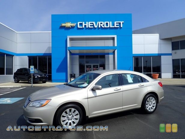 2014 Chrysler 200 LX Sedan 3.6 Liter DOHC 24-Valve VVT V6 6 Speed Automatic