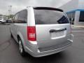 2009 Chrysler Town & Country Limited Photo 5