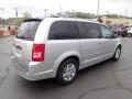 2009 Chrysler Town & Country Limited Photo 9