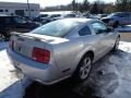 2005 Ford Mustang GT Deluxe Coupe Photo 4