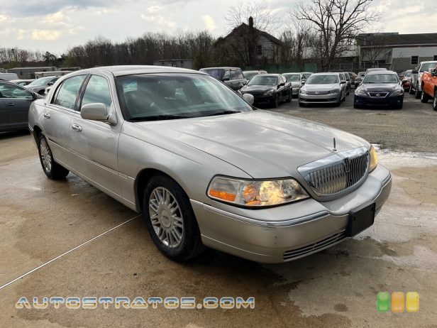 2009 Lincoln Town Car Signature Limited 4.6 Liter SOHC 16-Valve FFV V8 4 Speed Automatic