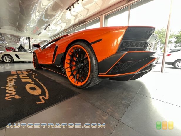 2012 Lamborghini Aventador LP 700-4 6.5 Liter DOHC 48-Valve VVT V12 7 Speed ISR Automatic