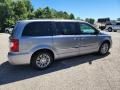 2015 Chrysler Town & Country Touring-L Photo 5
