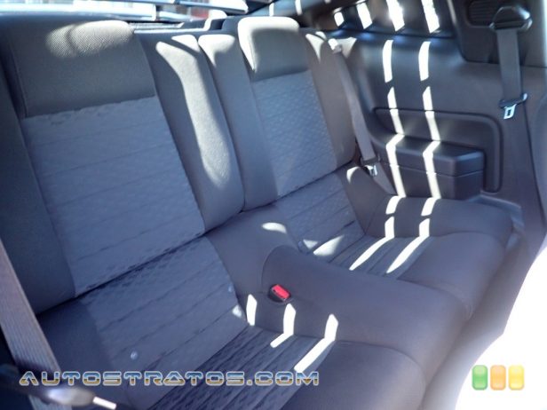 2006 Ford Mustang GT Deluxe Coupe 4.6 Liter SOHC 24-Valve VVT V8 5 Speed Manual