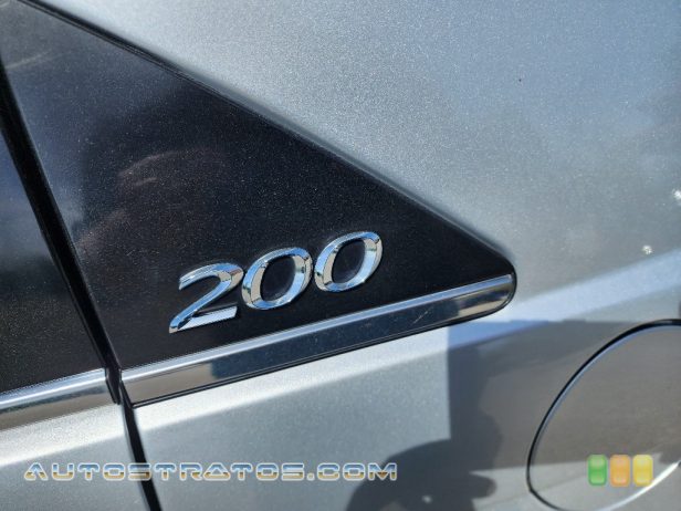 2012 Chrysler 200 Touring Sedan 3.6 Liter DOHC 24-Valve VVT Pentastar V6 6 Speed AutoStick Automatic