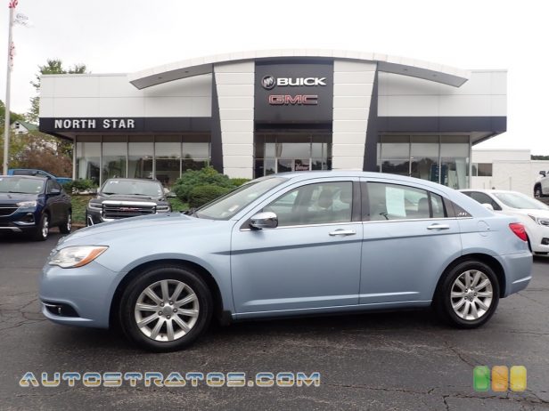 2013 Chrysler 200 Limited Sedan 3.6 Liter DOHC 24-Valve VVT Pentastar V6 6 Speed AutoStick Automatic