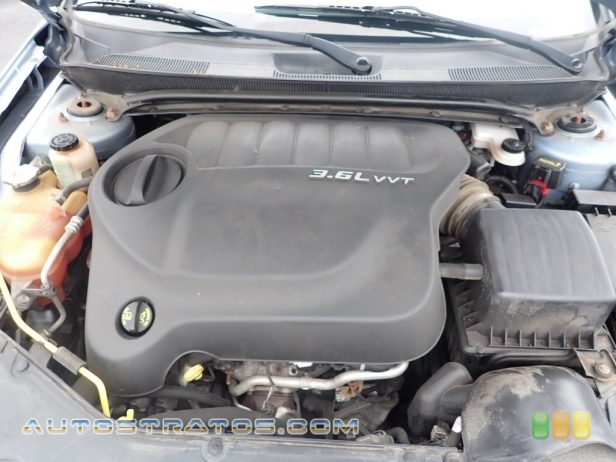 2013 Chrysler 200 Limited Sedan 3.6 Liter DOHC 24-Valve VVT Pentastar V6 6 Speed AutoStick Automatic