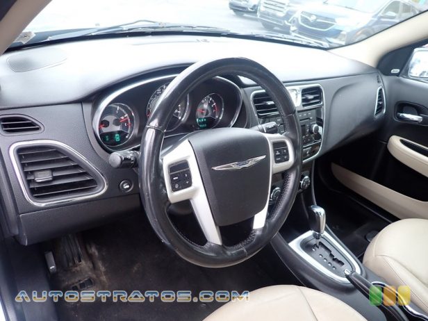 2013 Chrysler 200 Limited Sedan 3.6 Liter DOHC 24-Valve VVT Pentastar V6 6 Speed AutoStick Automatic