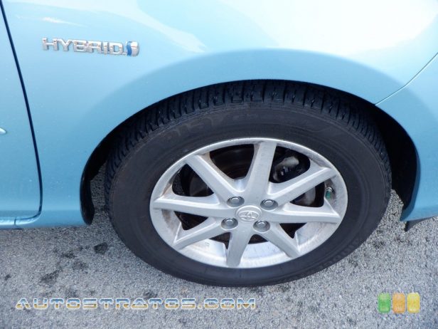 2013 Toyota Prius c Hybrid Three 1.5 Liter DOHC 16-Valve VVT-i 4 Cylinder Gasoline/Electric Hybri ECVT Automatic