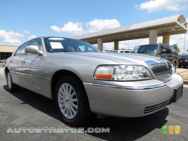 2003 Lincoln Town Car Signature 4.6 Liter SOHC 16-Valve V8 4 Speed Automatic