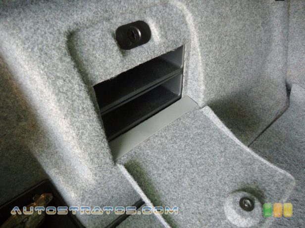 2005 BMW 3 Series 330i Coupe 3.0L DOHC 24V Inline 6 Cylinder 6 Speed Manual