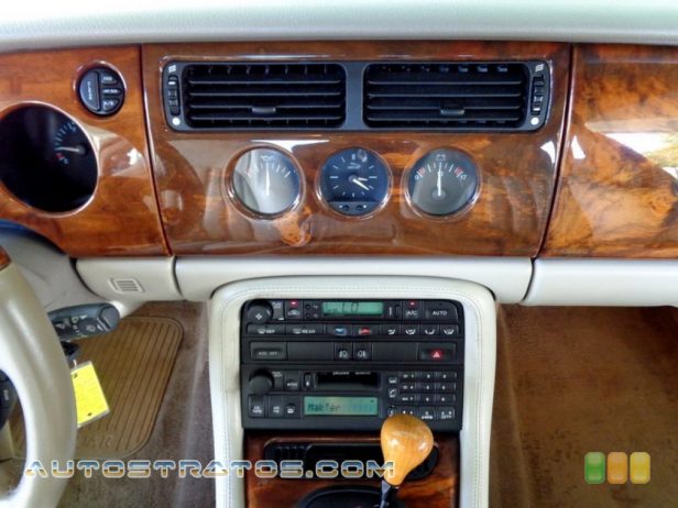 1999 Jaguar XK XK8 Coupe 4.0 Liter DOHC 32-Valve V8 5 Speed Automatic