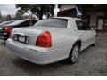 2006 Lincoln Town Car Signature Limited Photo 5