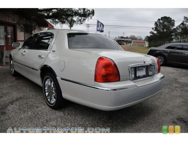 2006 Lincoln Town Car Signature Limited 4.6 Liter SOHC 16-Valve V8 4 Speed Automatic