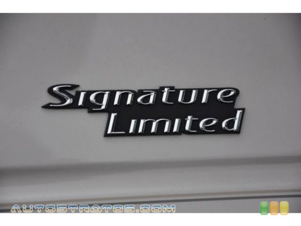2006 Lincoln Town Car Signature Limited 4.6 Liter SOHC 16-Valve V8 4 Speed Automatic