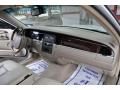 2006 Lincoln Town Car Signature Limited Photo 17
