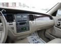 2006 Lincoln Town Car Signature Limited Photo 27