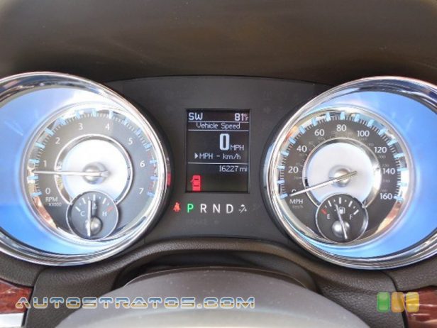 2011 Chrysler 300 C Hemi 5.7 Liter HEMI OHV 16-Valve V8 5 Speed Automatic