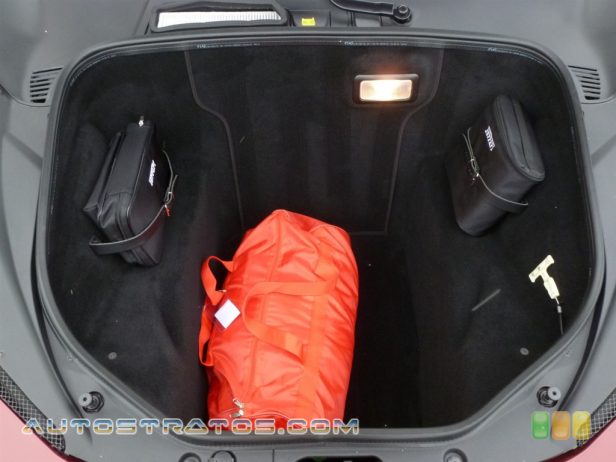 2012 Ferrari 458 Italia 4.5 Liter DI DOHC 32-Valve VVT V8 7 Speed F1 Dual-Clutch Automatic