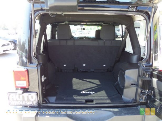 2012 Jeep Wrangler Unlimited Rubicon 4x4 3.6 Liter DOHC 24-Valve VVT Pentastar V6 5 Speed Automatic