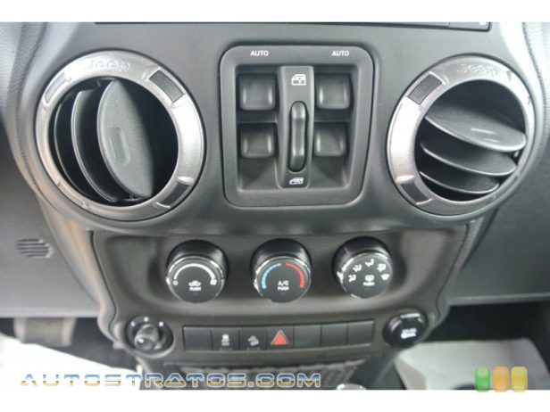 2014 Jeep Wrangler Unlimited Sport 4x4 3.6 Liter DOHC 24-Valve VVT V6 5 Speed Automatic
