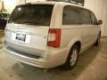 2011 Chrysler Town & Country Touring - L Photo 4
