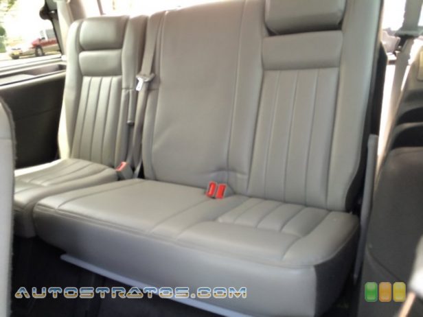 2006 Lincoln Navigator Luxury 4x4 5.4 Liter SOHC 24-Valve VVT V8 6 Speed Automatic