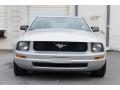 2007 Ford Mustang V6 Deluxe Coupe Photo 3