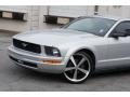 2007 Ford Mustang V6 Deluxe Coupe Photo 17
