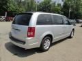 2010 Chrysler Town & Country Touring Photo 11