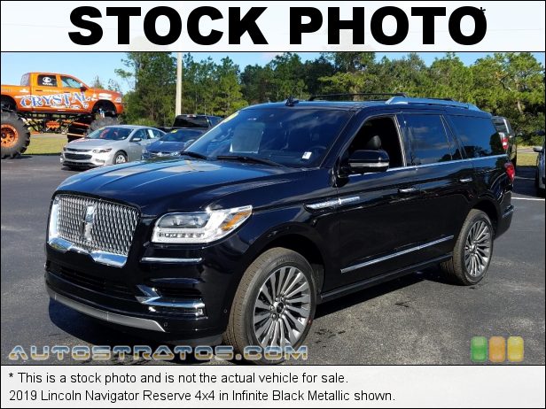 Stock photo for this 2019 Lincoln Navigator Reserve 4x4 3.5 Liter GTDI Twin-Turbocharged DOHC 24-Valve VVT V6 10 Speed Automatic
